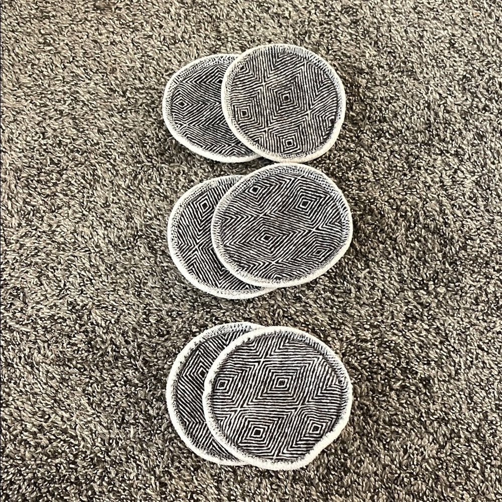 Black and White Geometric bamboo reusable nursing pads